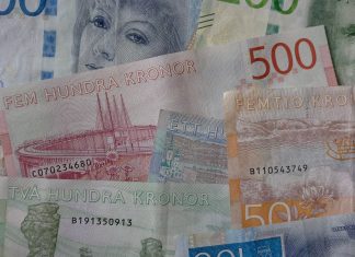 Švédska koruna má problémy