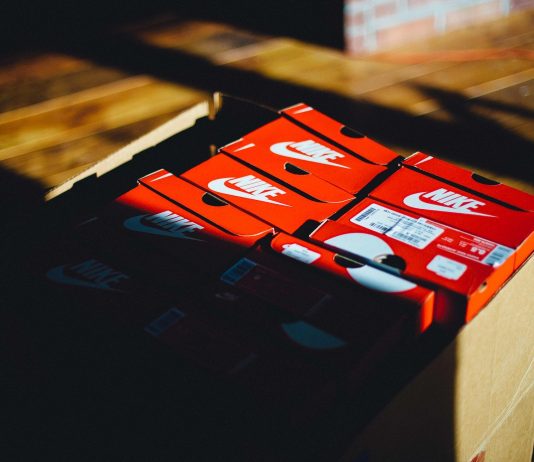 Čína už zase športuje a akcie Nike razantne posilňujú