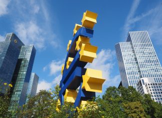 Inflácia v eurozóne v júli mierne vzrástla eutozona