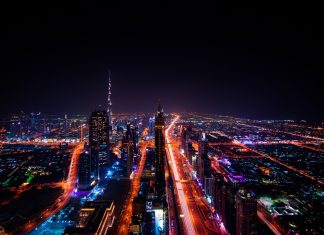 Akcie v krajinách Perzského zálivu posilňovali. Trhy ťahal hore Dubaj dubaj