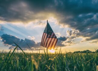 Recesia ekonomike USA nehrozí, myslia experti. Hoci sa časť výnosovej krivky chová neštandardne Ekonomika USA