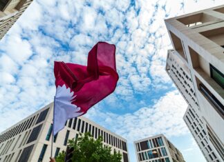 Katar chystá expanziu v skvapalnenom zemnom plyne. Pozýva k tomu štvoricu ťažobných obrov Katarská vlajka
