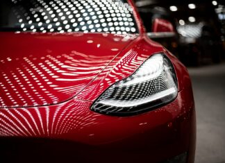 Tesla predala v minulom štvrťroku takmer o pätinu menej áut Predaje Tesly poklesly