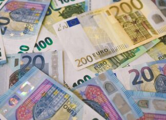 Zbohom, parita? Dolár naďalej oslabuje nielen voči euru po tom, čo ceny priemyselných výrobcov Euro