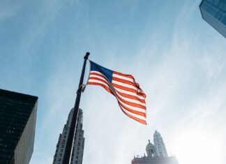 Inflácia v USA klesla. Dolár reagoval na dobré správy paradoxným oslabením Ročná miera inflácie v USA dosiahla v októbri 7,7 %, čo je najnižšia hodnota za posledných osem mesiacov.
