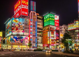 Japonský jen prudko posilnil. Japonská centrálna banka šokovala trhy prekvapivým rozhodnutím Japonská centrálna banka v súčasnosti povoľuje odchýlku výnosov 10-ročných štátnych dlhopisov o pol percentuálneho bodu na obe strany od cieľovej úrovne.
