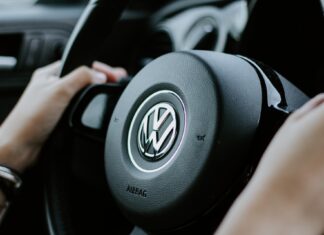 Prevádzkový zisk spoločnosti Volkswagen za tri štvrťroky klesol o sedem percent volant volkswagen, zisk, strata
