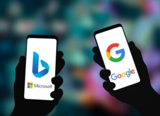 Spoločnosti Microsoft a Google neplánujú napadnúť európsky digitálny štandard DMA microsoft, google, ruka, displej, mobilný telefón