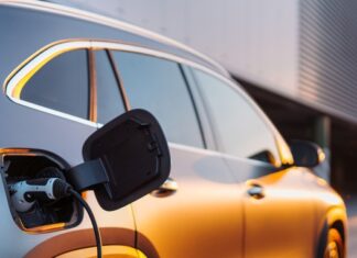 EÚ schválila odklad prísnejších pobrexitových pravidiel pre elektromobily elektromobil, európska únia, auto