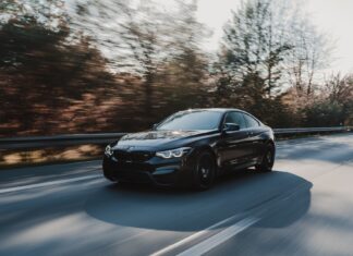 Predaj BMW vlani vzrástol o 6,5 percenta na rekordných 2,55 milióna vozidiel Predaj plne elektrických automobilov vzrástol o 74 percent na 376 000 vozidiel. BMW tak v tomto segmente rástlo rýchlejšie ako celý trh plne elektrických vozidiel. Elektrické vozidlá sa na celkovom predaji koncernu podieľali 15 percentami.