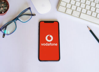 Firmy Vodafone a Microsoft sa dohodli na partnerstve v oblasti AI vodafone, mobil, okuliare, zákazník, počítač