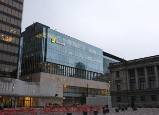 Microsoft investuje do AI spoločnosti G42 so sídlom v Spojených arabských emirátoch Microsoft investuje do AI spoločnosti G42 so sídlom v Spojených arabských emirátoch