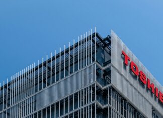 Toshiba v rámci reštrukturalizácie zruší v Japonsku až 4 000 pracovných miest Toshiba plánuje v rámci reštrukturalizácie domácich prevádzok zrušiť až 4 000 pracovných miest. Toshiba sa teraz snaží znížiť náklady a obnoviť ziskovosť.
