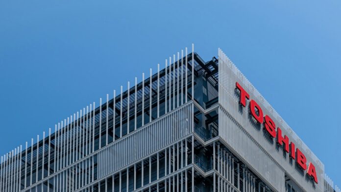 Toshiba plánuje v rámci reštrukturalizácie domácich prevádzok zrušiť až 4 000 pracovných miest. Toshiba sa teraz snaží znížiť náklady a obnoviť ziskovosť.