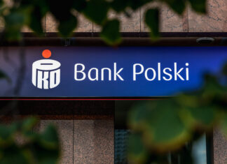 Najväčšia poľská banka PKO BP prudko zvýšila štvrťročný zisk Poľská banka PKO BP zvýšila štvrťročný zisk