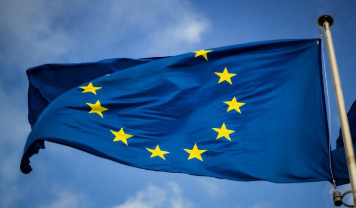 europska unia Podľa Eurostatu vzrástli ekonomiky EÚ a eurozóny v tomto štvrťroku o 0,2 %