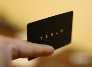 Spoločnosť Tesla dostala prvé zo série povolení potrebných na rozšírenie svojej továrne pri Berlíne Kluc tesla