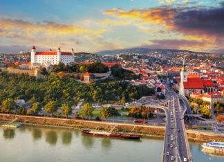 Rast slovenských maloobchodných tržieb sa v septembri zrýchlil na 4,3 percenta Bratislava