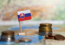 Slovenský obchodný prebytok v apríli výrazne klesol slovensko