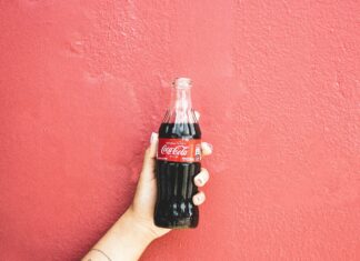 Generálny riaditeľ spoločnosti Coca-Cola James Quincey odstupuje, nahradí ho prevádzkový riaditeľ Coca-Cola