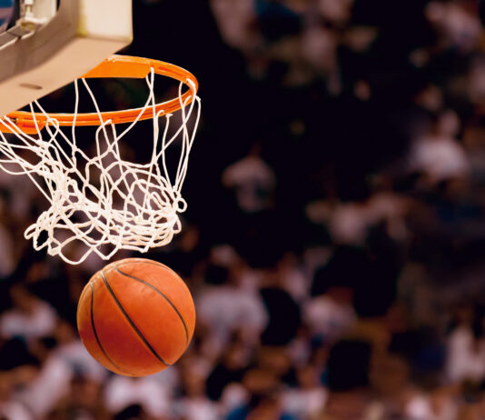 V NBA bude rozhodcom pomáhať umelá inteligencia NBA
