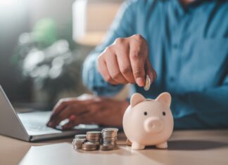 Investovanie firemných peňazí: Prečo sa nákup akcií a ETF cez s.r.o. často neoplatí a ako správne previesť kapitál na fyzickú osobu? Investování