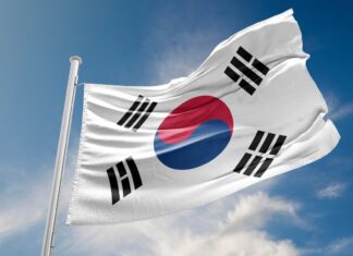 Štvrťročný zisk Samsungu podľa odhadu vzrástol o 780 percent na rekord South Korean flag (Taegeukgi) flying on a flagpole against a blue sky with red-blue yin-yang and black trigrams.