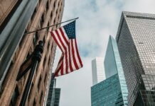 Štvrťročný zisk Bank of America klesol pre náklady na pokuty USA. Zdroj fotky: Adobe Stock